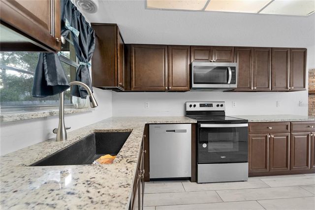 6261 SILVER GLEN COURT, Orlando, FL 32819