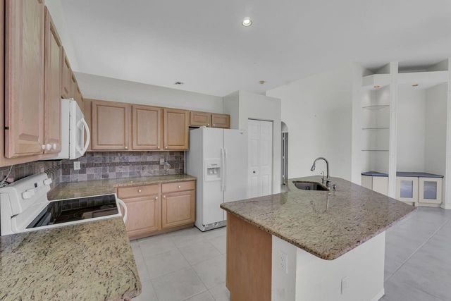 7665 NW 71st Ter, Parkland, FL 33067
