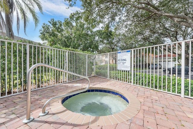 7665 NW 71st Ter, Parkland, FL 33067