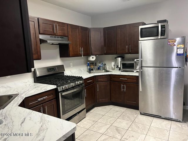 1020 Netherwood Drive, Lakewood, NJ 08701