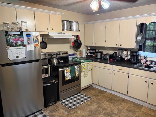 115 Floyd St., Mullins, SC 29574