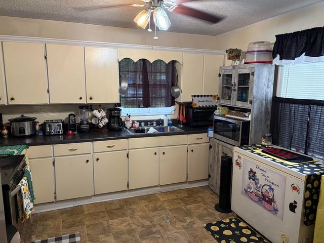 115 Floyd St., Mullins, SC 29574