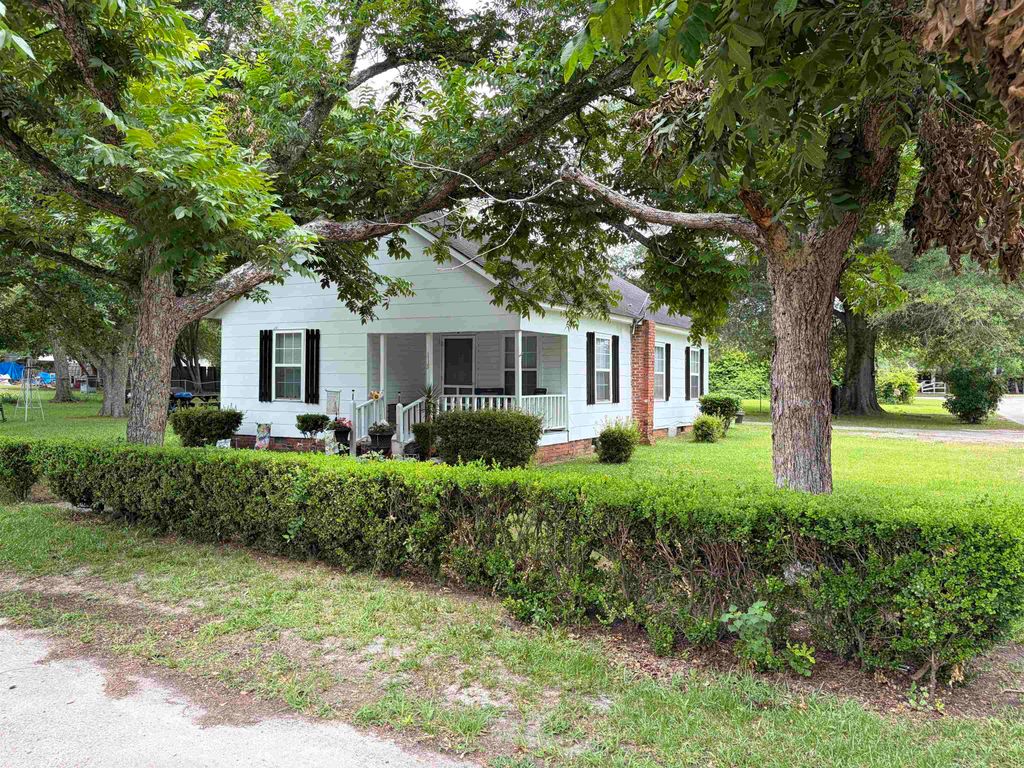 115 Floyd St., Mullins, SC 29574