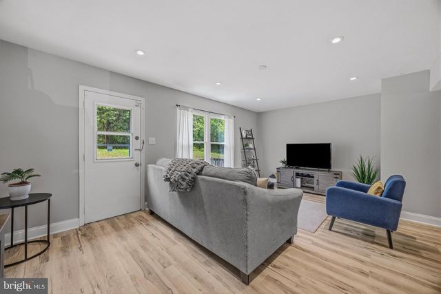 7110 MARBURY CT, District Heights, MD 20747