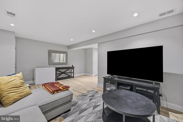 7110 MARBURY CT, District Heights, MD 20747