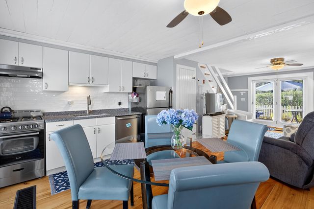 33 Landmark Avenue, Mashpee, MA 02649