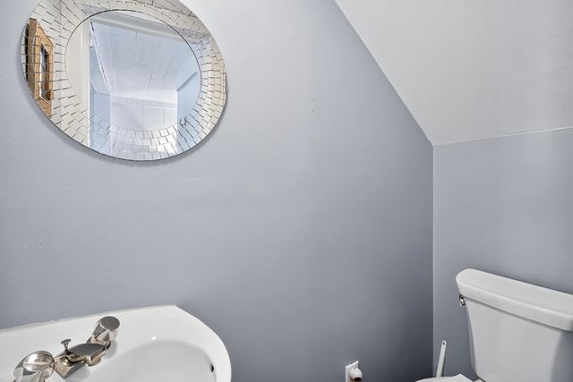 33 Landmark Avenue, Mashpee, MA 02649