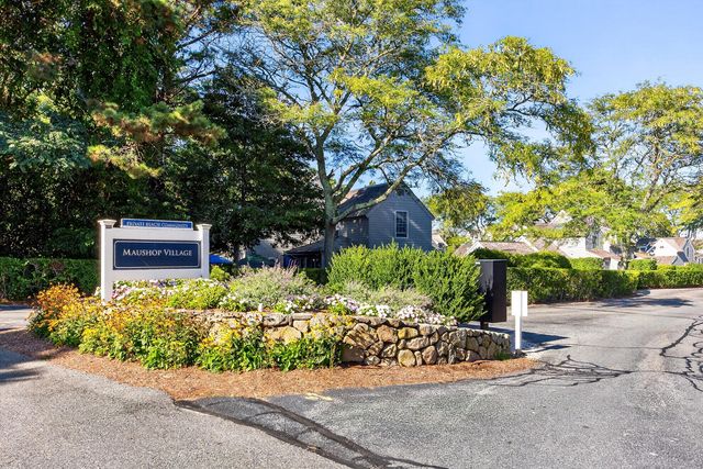 33 Landmark Avenue, Mashpee, MA 02649