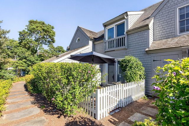 33 Landmark Avenue, Mashpee, MA 02649