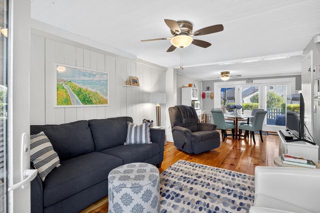 33 Landmark Avenue, Mashpee, MA 02649