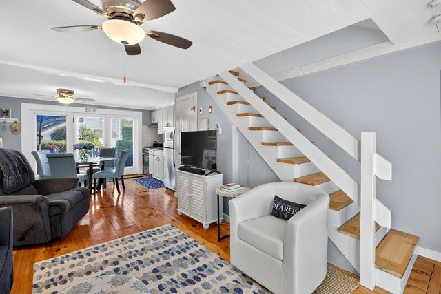 33 Landmark Avenue, Mashpee, MA 02649