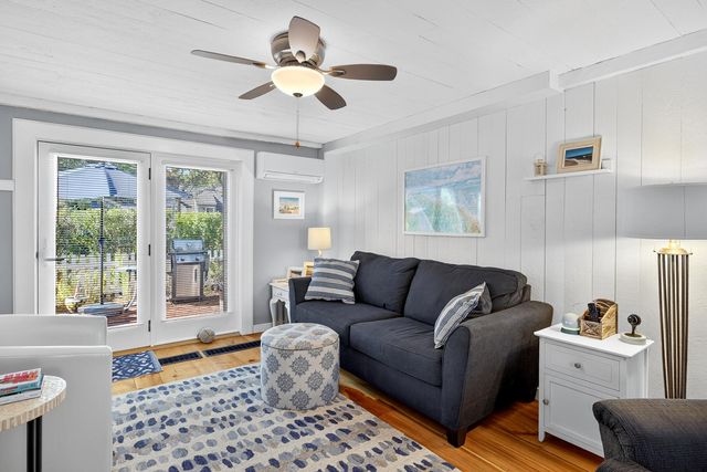 33 Landmark Avenue, Mashpee, MA 02649