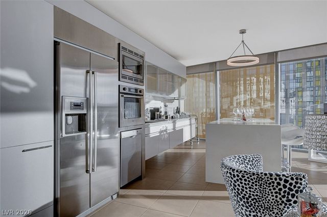 3722 Las Vegas Boulevard 811, Las Vegas, NV 89158