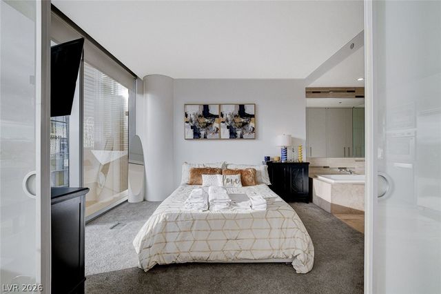 3722 Las Vegas Boulevard 811, Las Vegas, NV 89158