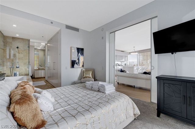 3722 Las Vegas Boulevard 811, Las Vegas, NV 89158