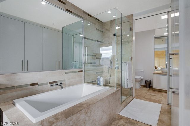 3722 Las Vegas Boulevard 811, Las Vegas, NV 89158