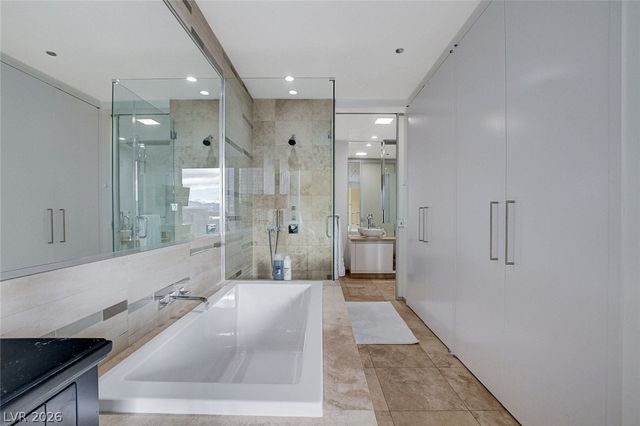 3722 Las Vegas Boulevard 811, Las Vegas, NV 89158