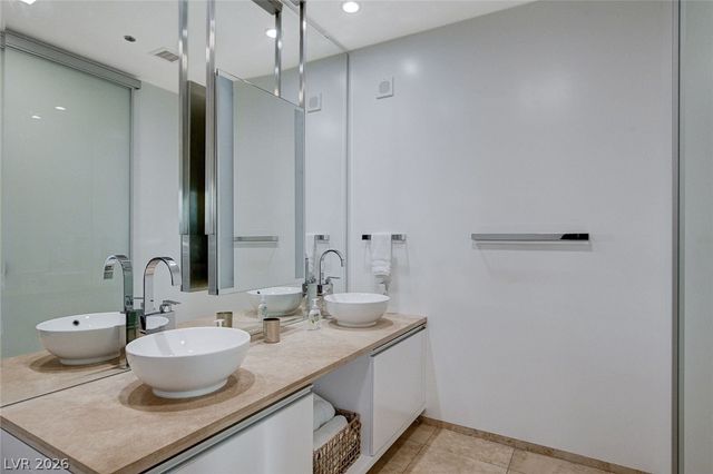 3722 Las Vegas Boulevard 811, Las Vegas, NV 89158