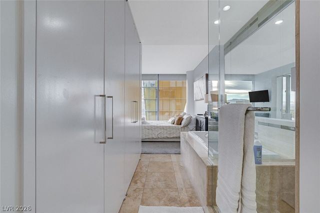 3722 Las Vegas Boulevard 811, Las Vegas, NV 89158