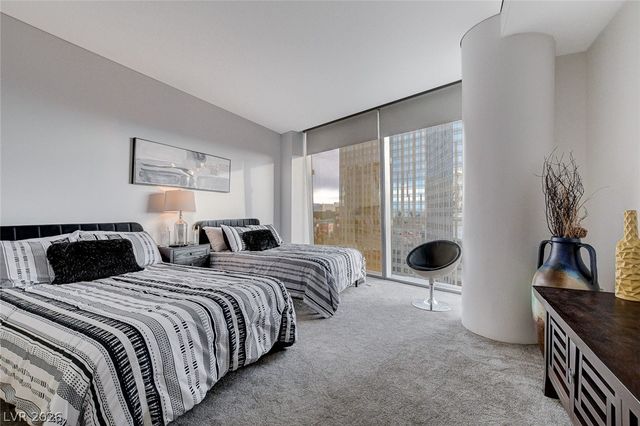 3722 Las Vegas Boulevard 811, Las Vegas, NV 89158