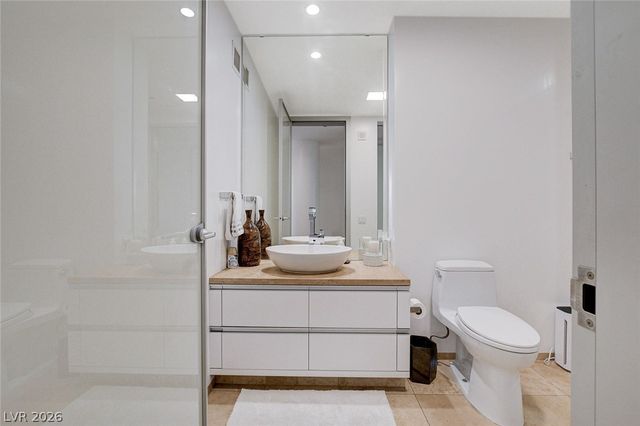 3722 Las Vegas Boulevard 811, Las Vegas, NV 89158