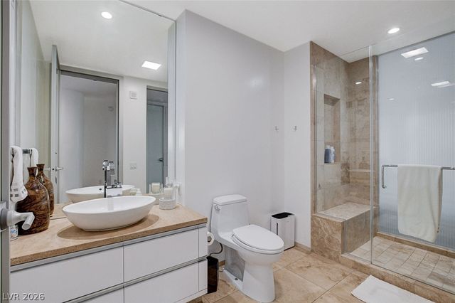 3722 Las Vegas Boulevard 811, Las Vegas, NV 89158