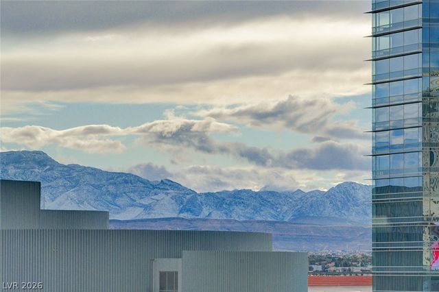 3722 Las Vegas Boulevard 811, Las Vegas, NV 89158