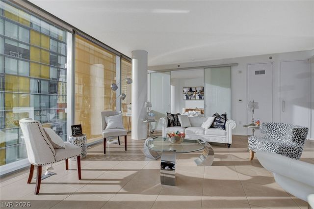 3722 Las Vegas Boulevard 811, Las Vegas, NV 89158