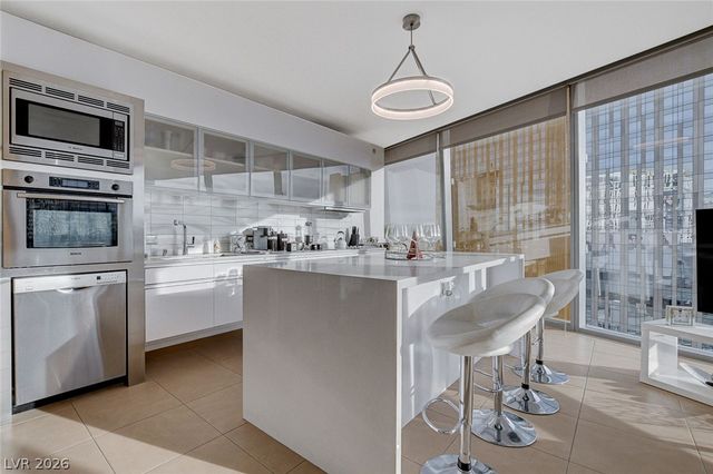 3722 Las Vegas Boulevard 811, Las Vegas, NV 89158