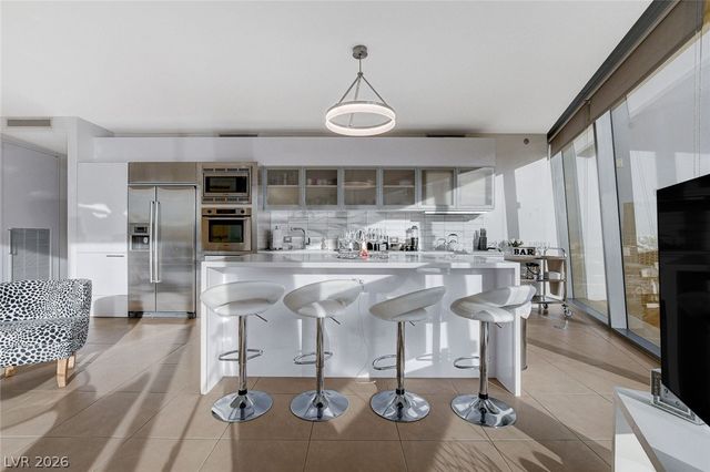 3722 Las Vegas Boulevard 811, Las Vegas, NV 89158