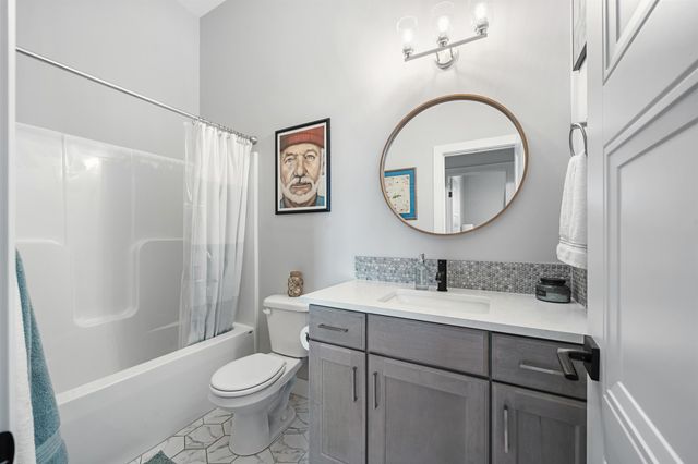 1712 Summerchase Pl, Derby, KS 67037