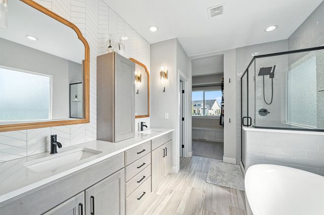 1712 Summerchase Pl, Derby, KS 67037