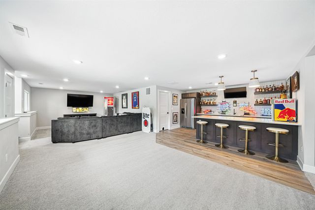 1712 Summerchase Pl, Derby, KS 67037