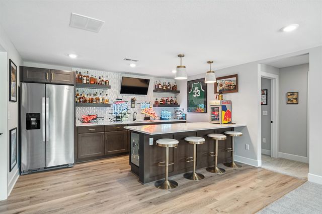 1712 Summerchase Pl, Derby, KS 67037