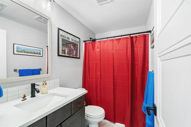 1712 Summerchase Pl, Derby, KS 67037