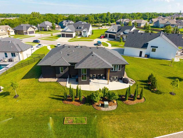 1712 Summerchase Pl, Derby, KS 67037