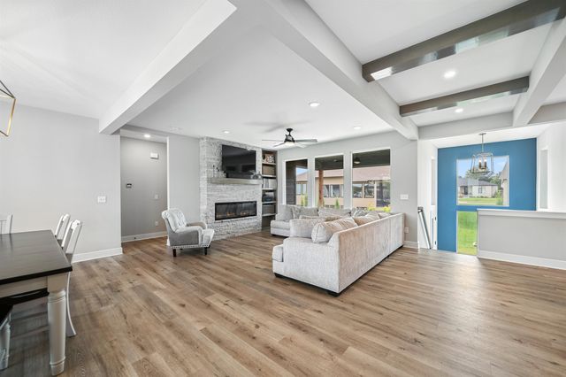 1712 Summerchase Pl, Derby, KS 67037