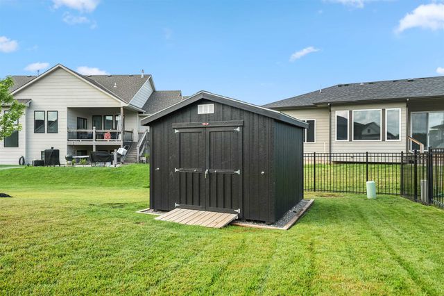 1712 Summerchase Pl, Derby, KS 67037