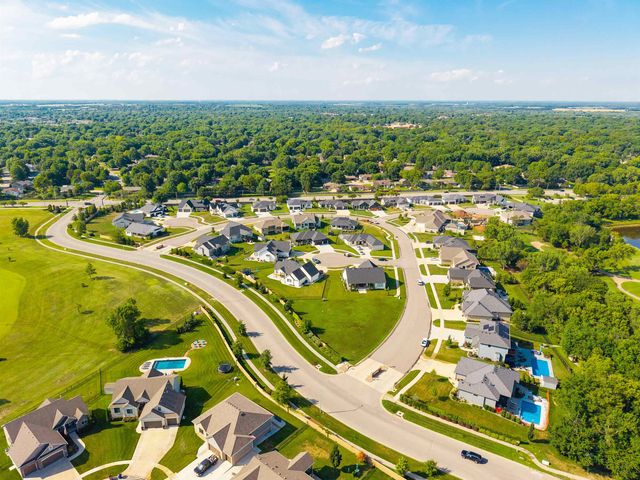 1712 Summerchase Pl, Derby, KS 67037