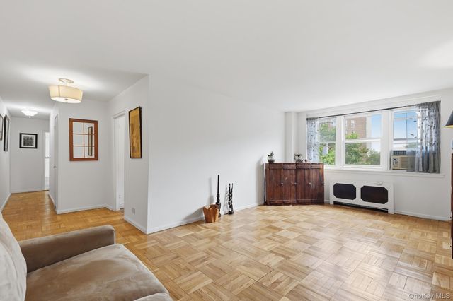 55 Knolls Crescent 4E, Bronx, NY 10463