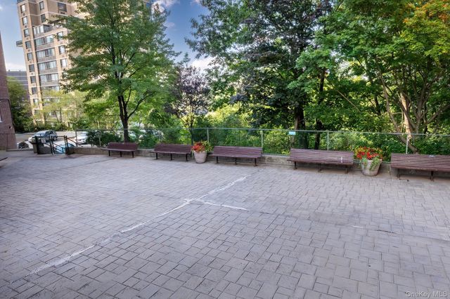 55 Knolls Crescent 4E, Bronx, NY 10463