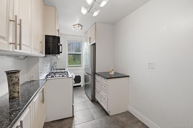 55 Knolls Crescent 4E, Bronx, NY 10463