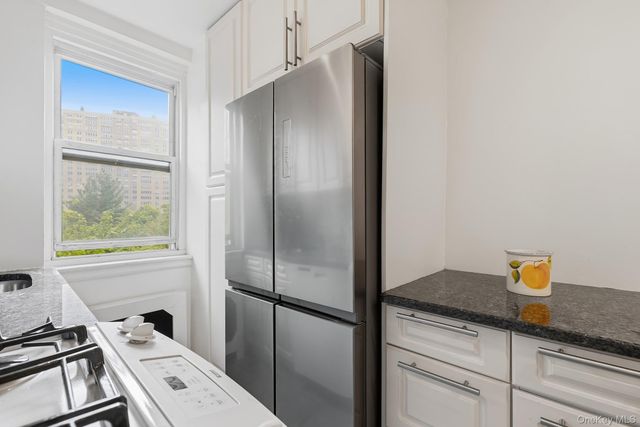 55 Knolls Crescent 4E, Bronx, NY 10463