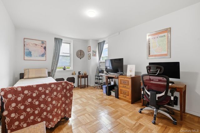 55 Knolls Crescent 4E, Bronx, NY 10463
