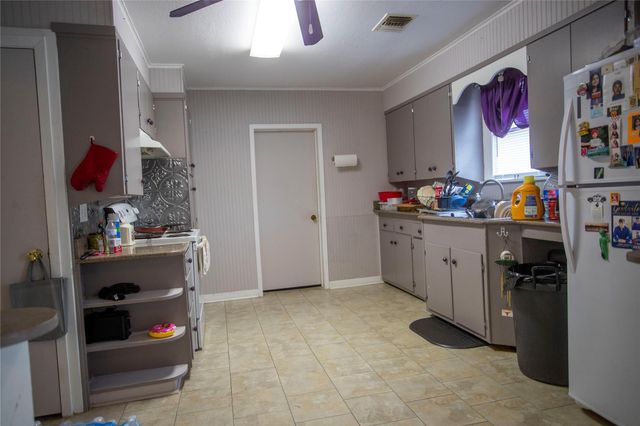 10553 S State Hwy 71, Danevang, TX 77437