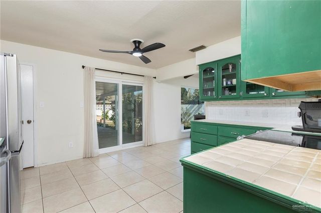 2124 Hibiscus Avenue, Mcallen, TX 78501