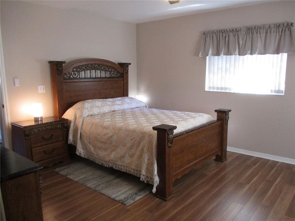 Image 17 of property listing at 13699 SW 111TH AVENUE, Dunnellon, FL 34432