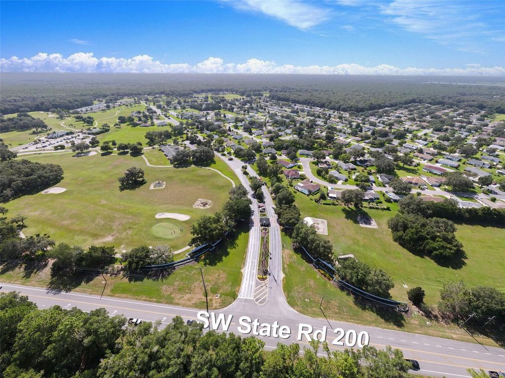 Image 53 of property listing at 13699 SW 111TH AVENUE, Dunnellon, FL 34432