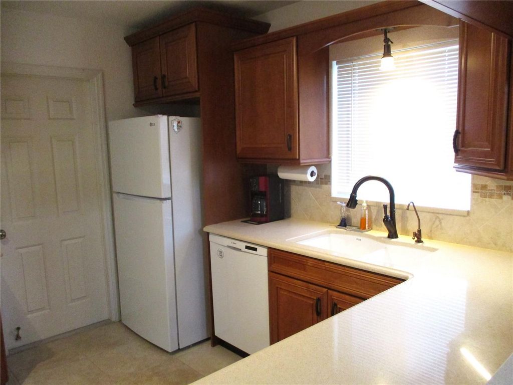 Image 7 of property listing at 13699 SW 111TH AVENUE, Dunnellon, FL 34432