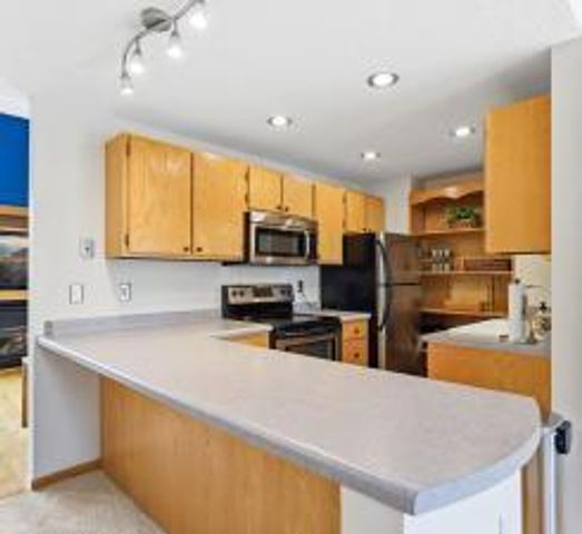 3062 Lake Shore Drive, Minneapolis, MN 55416